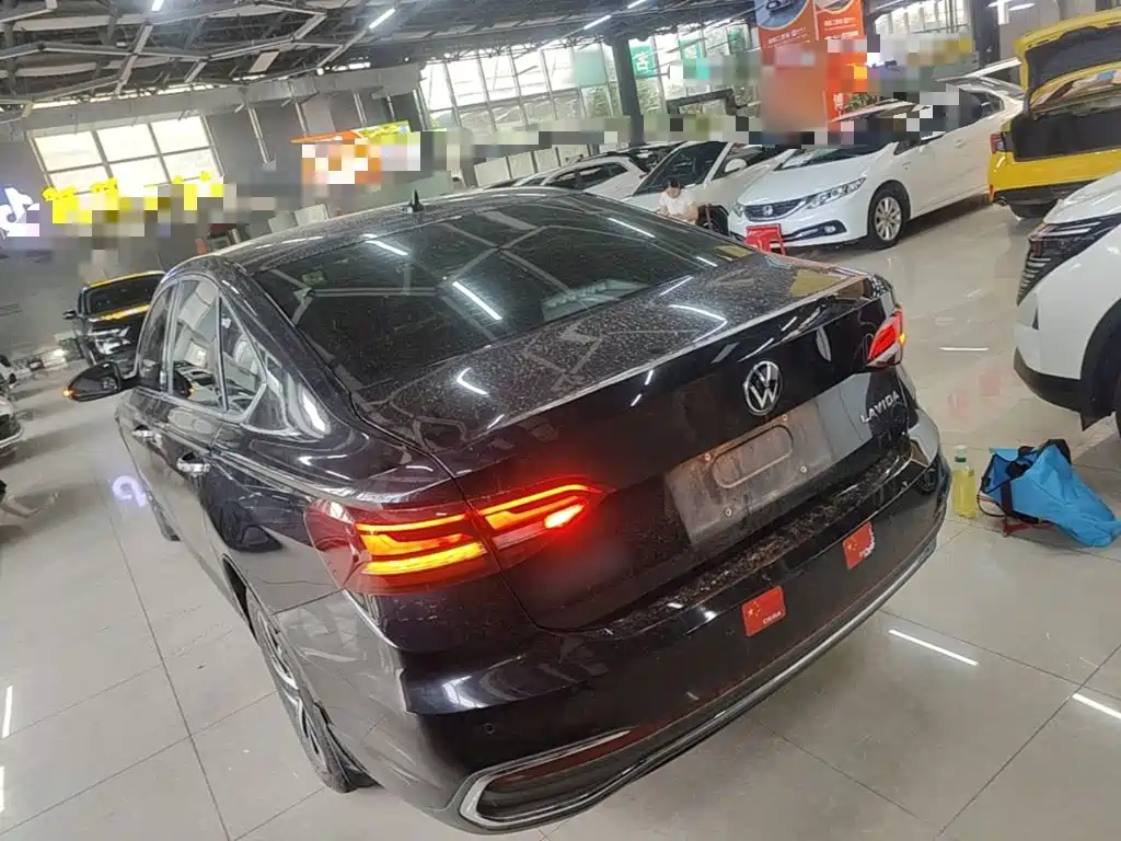 Volkswagen Lavida — миниатюра 5