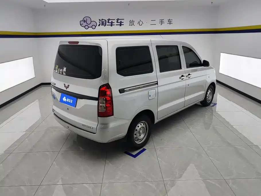 Wuling Hongguang V — миниатюра 3