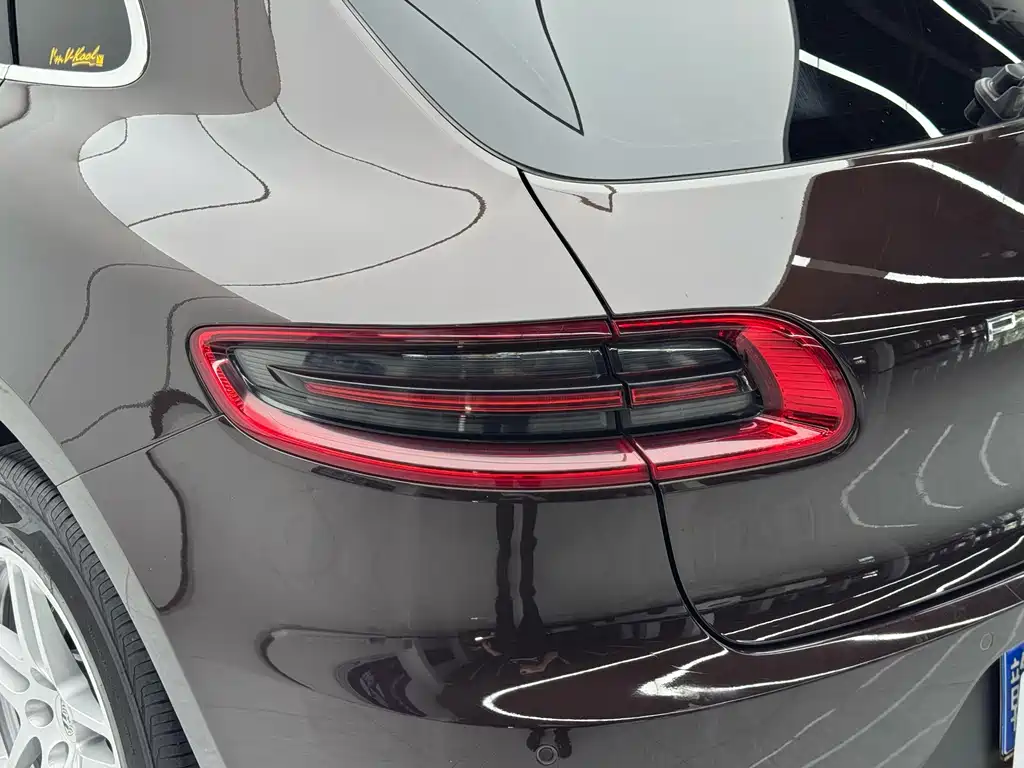 Porsche Macan — миниатюра 12