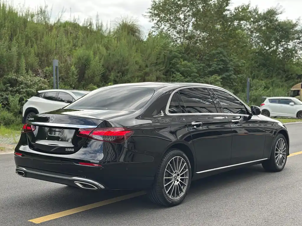 MERCEDES-BENZ E CLASS