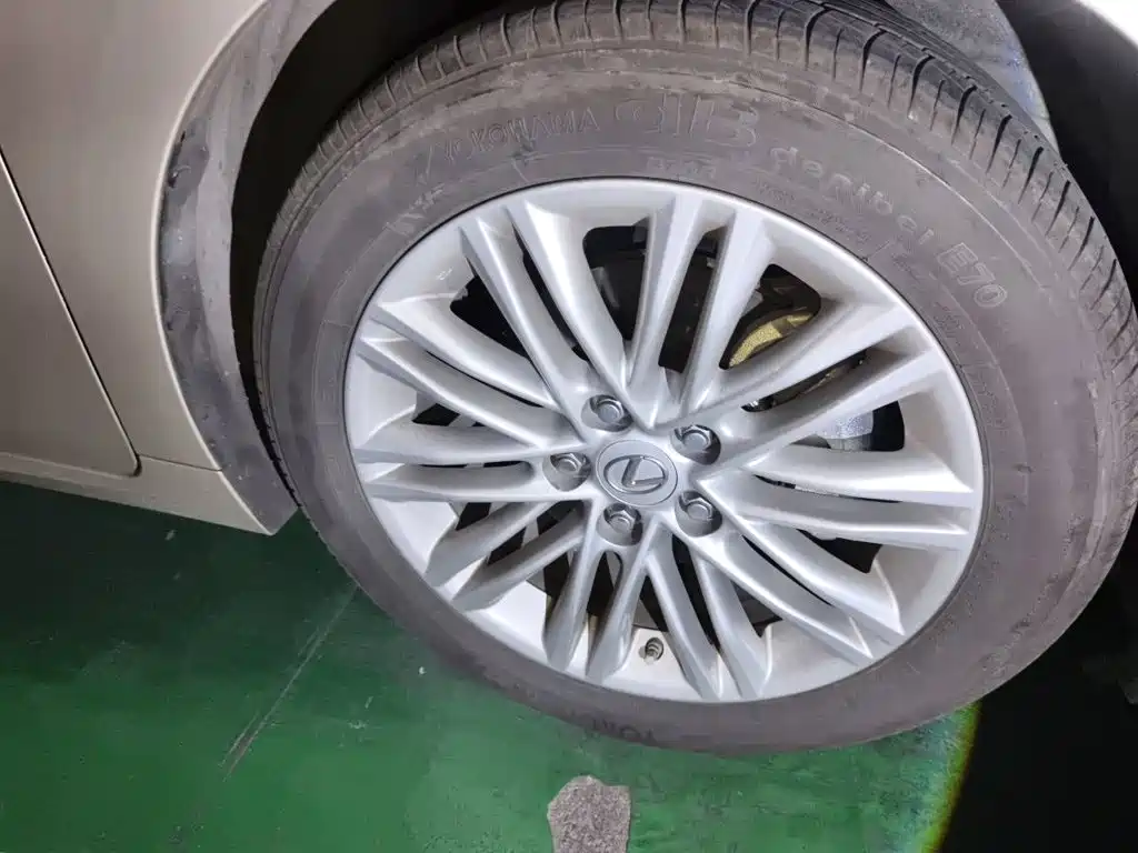 Lexus ES — миниатюра 24