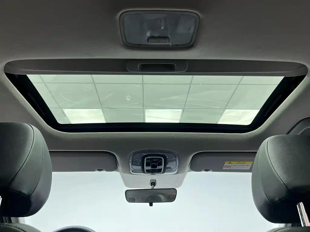 Hyundai Elantra — миниатюра 12