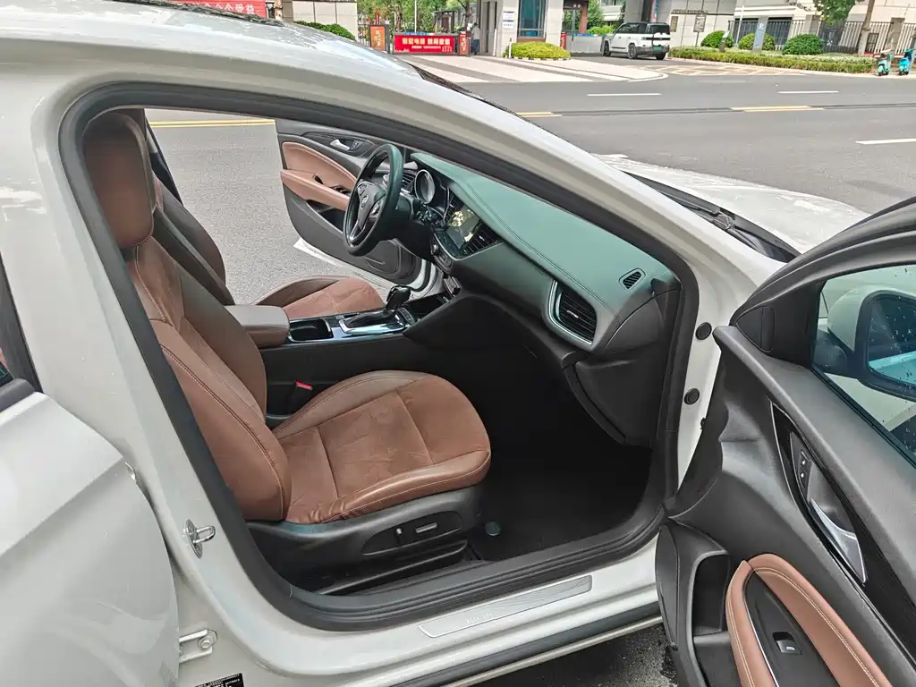 Buick Regal — миниатюра 2