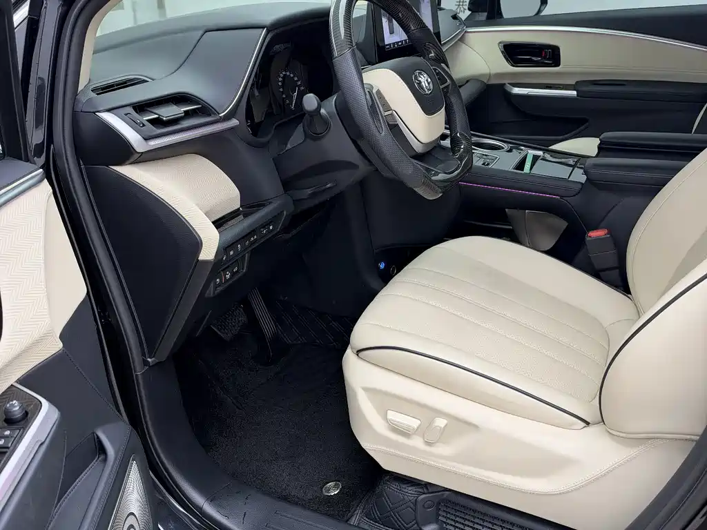 Toyota Granvia — миниатюра 4