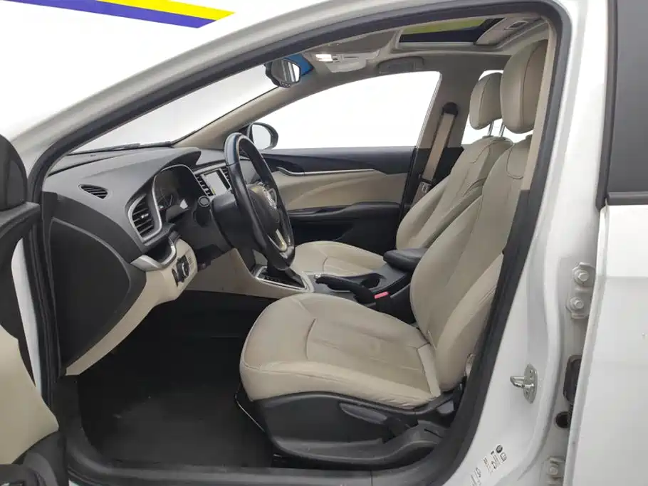 Buick Excelle — миниатюра 9
