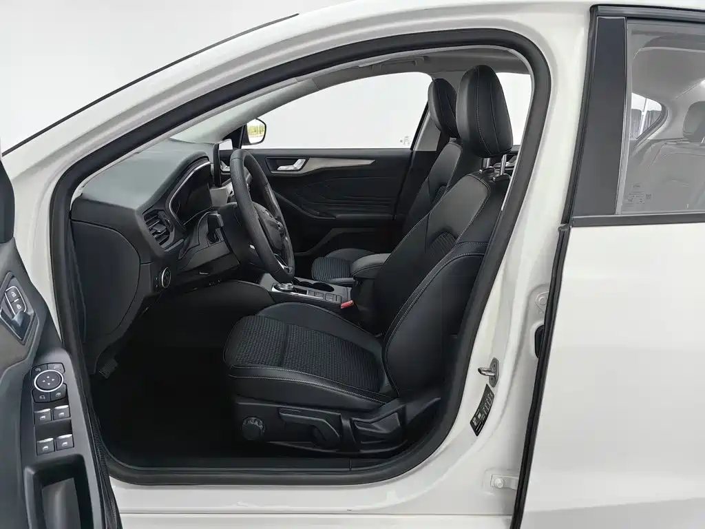 Ford Focus — миниатюра 10