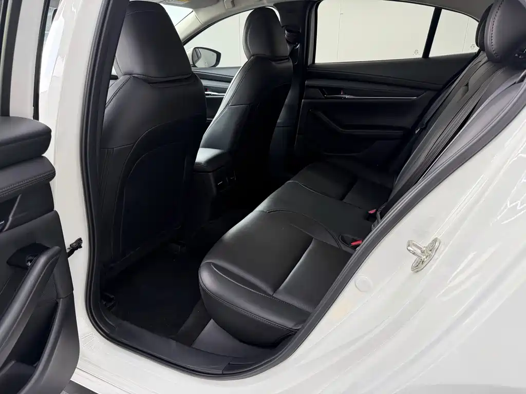 Mazda 3 Axela — миниатюра 5