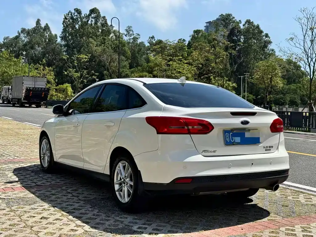 Ford Focus — миниатюра 7