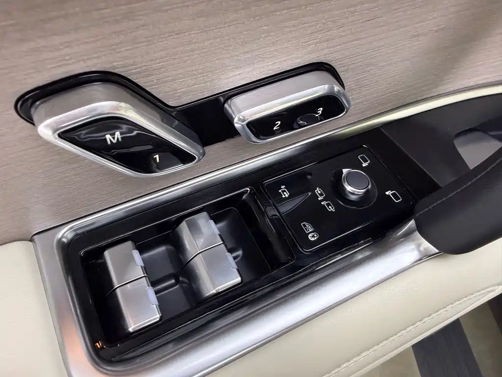 Land Rover Range Rover — миниатюра 27