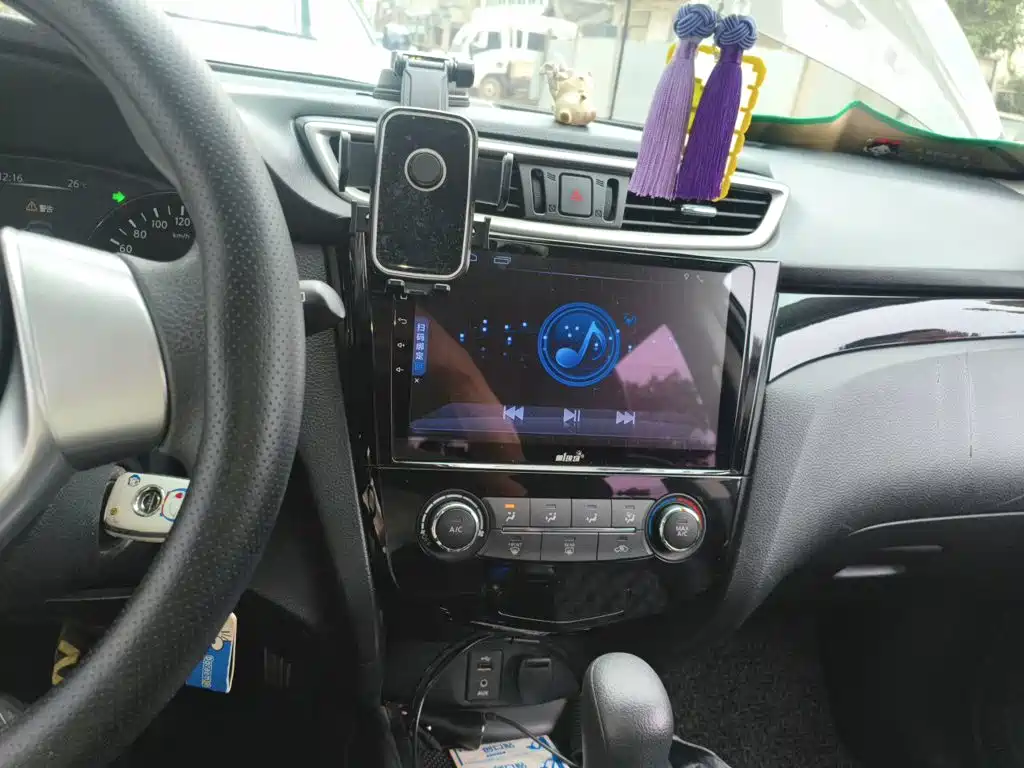 Nissan Qashqai — миниатюра 9