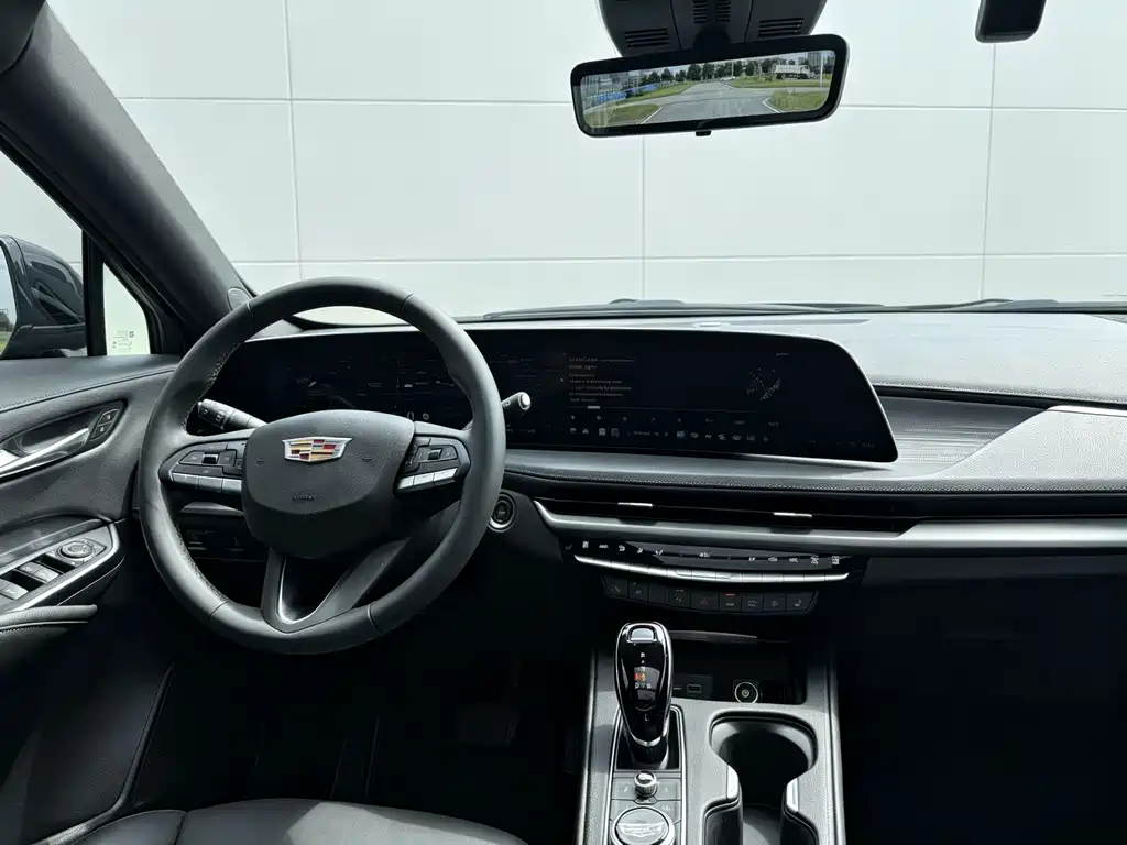 Cadillac XT4 2024 28T Luxury