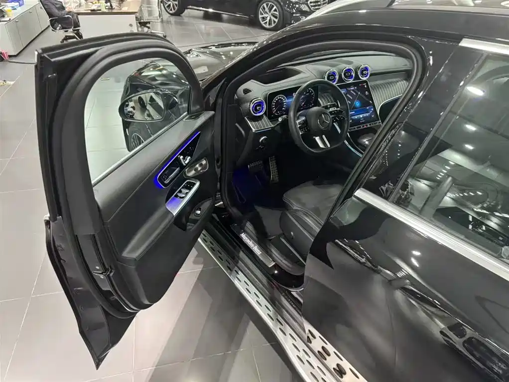 Mercedes-Benz GLC — миниатюра 12