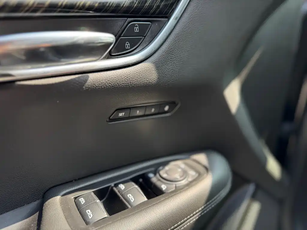 Cadillac XT6 2020 28T мест Luxury