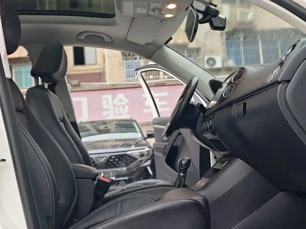 Volkswagen Tiguan — миниатюра 12