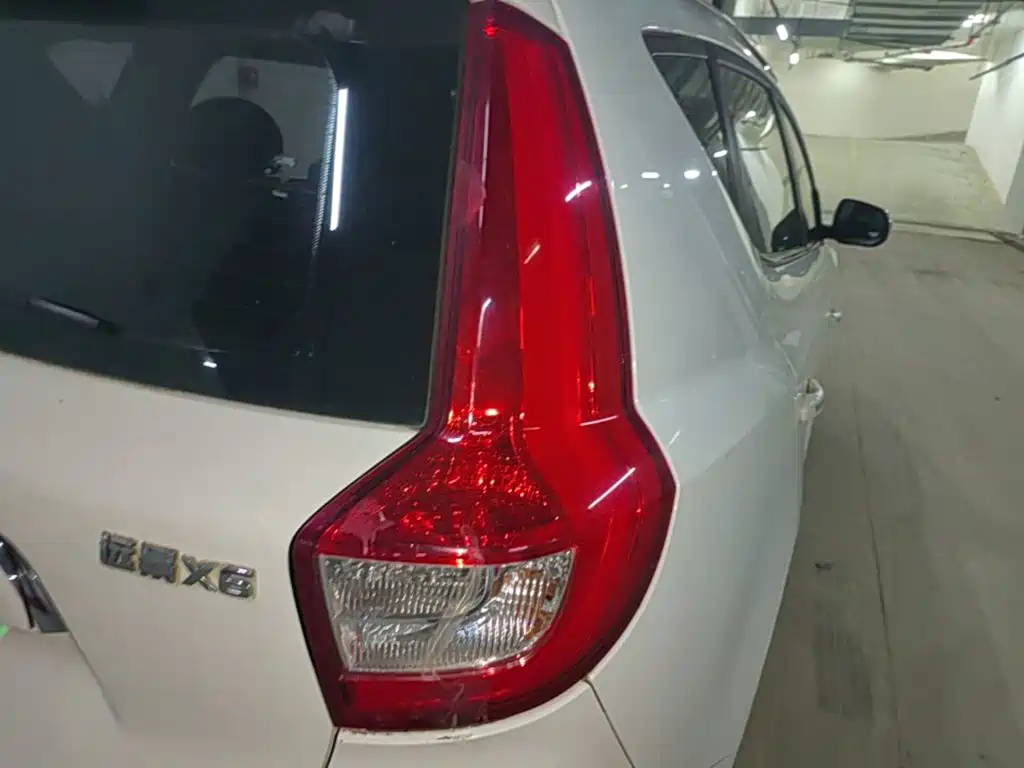 Geely Vision X6 — миниатюра 8