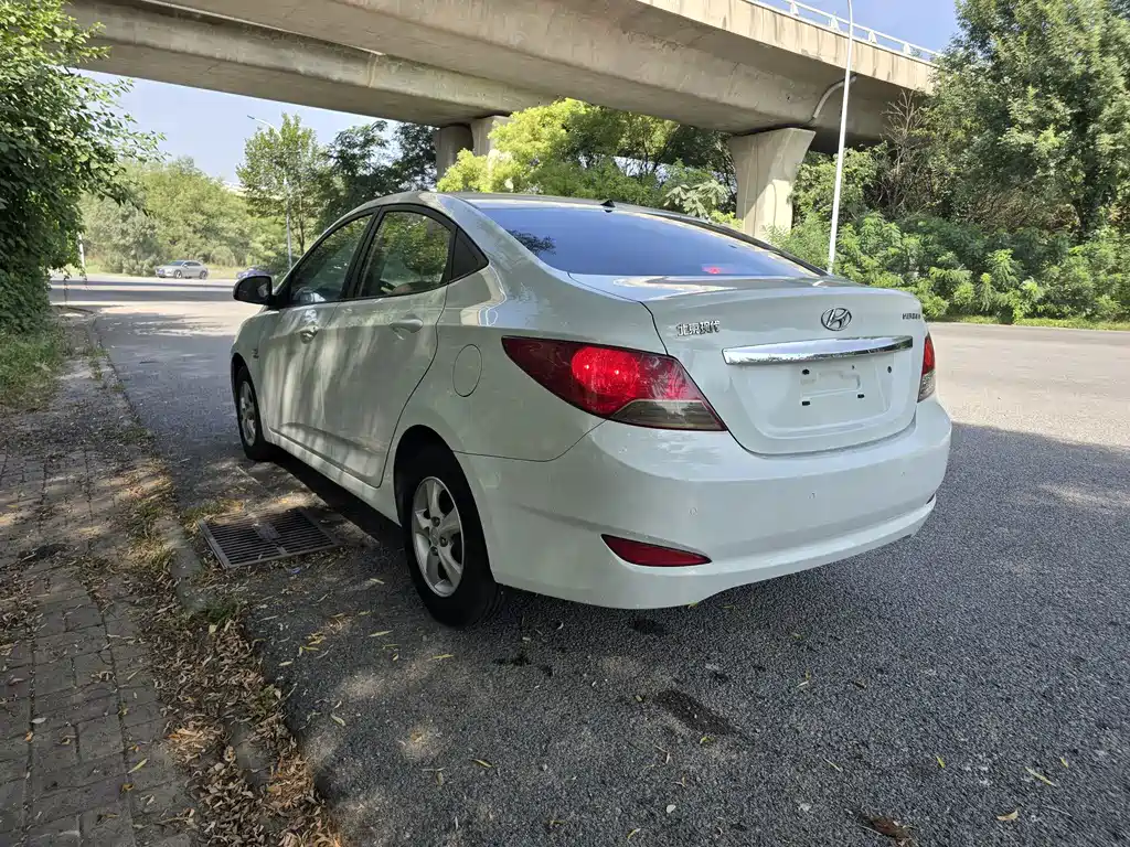 Hyundai Verna — миниатюра 9