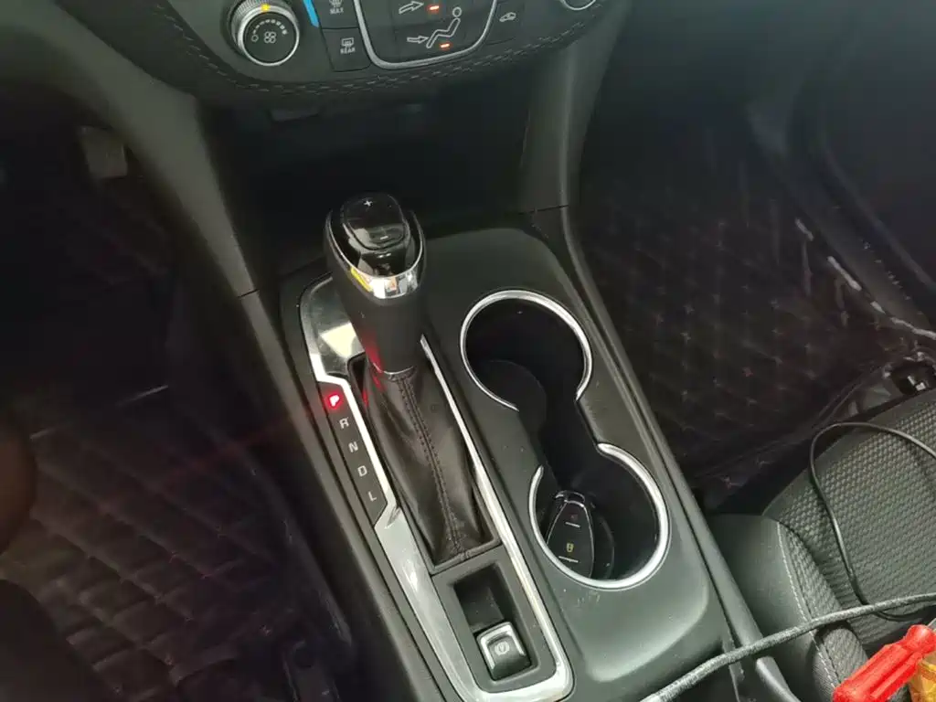 Chevrolet Equinox — миниатюра 14