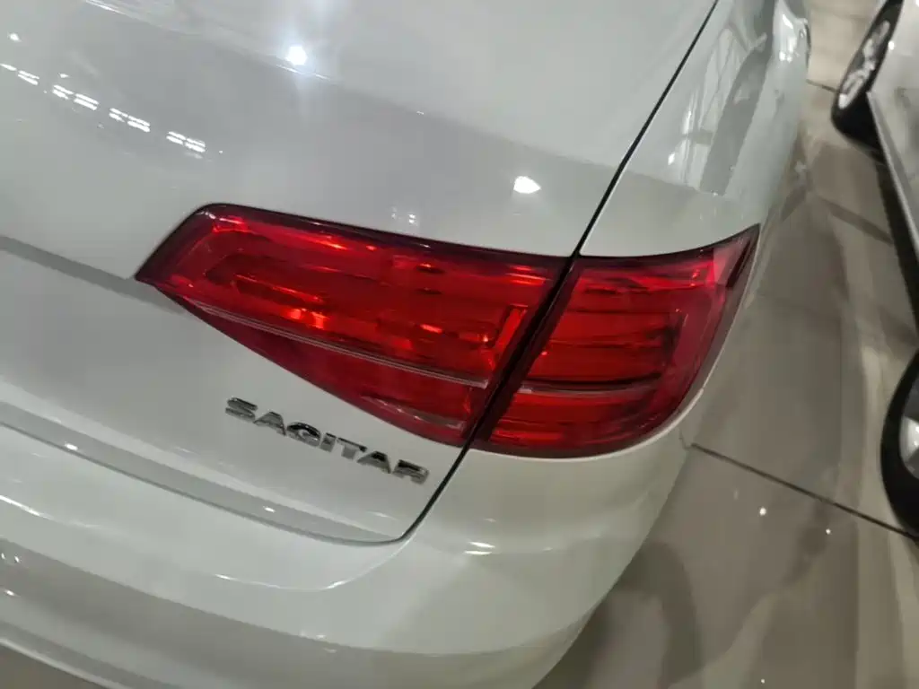 Volkswagen Sagitar — миниатюра 8