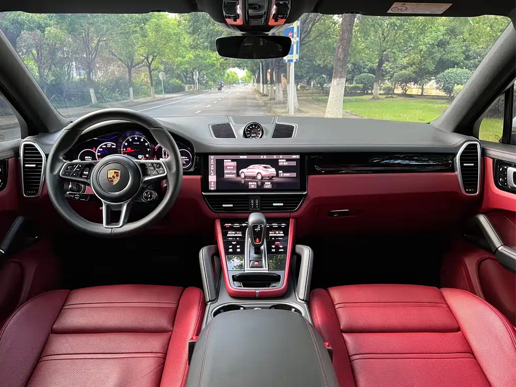 Porsche Cayenne — миниатюра 12