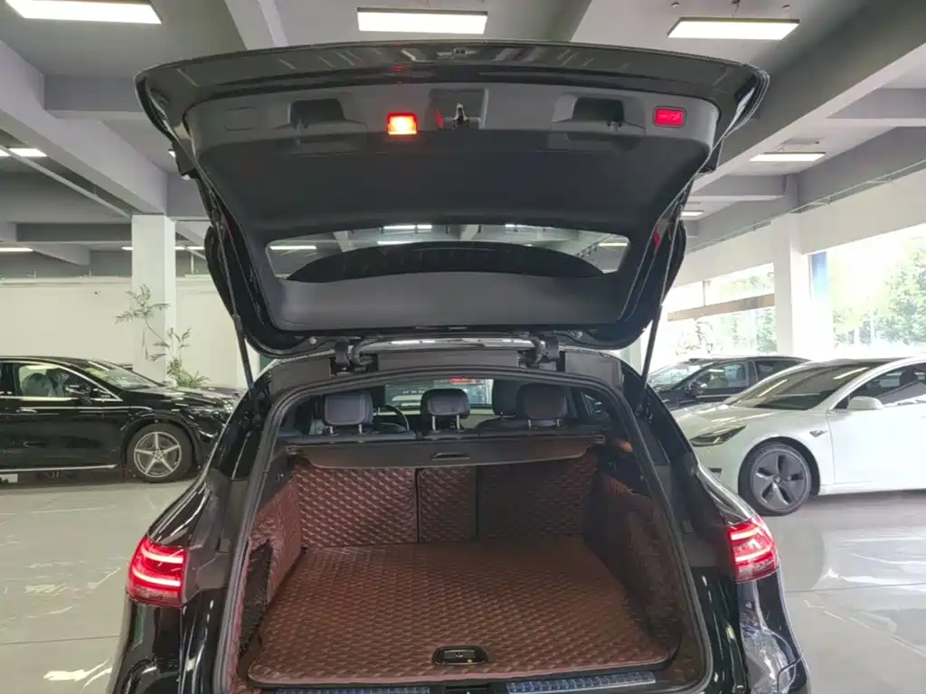 Mercedes-Benz EQC — миниатюра 19