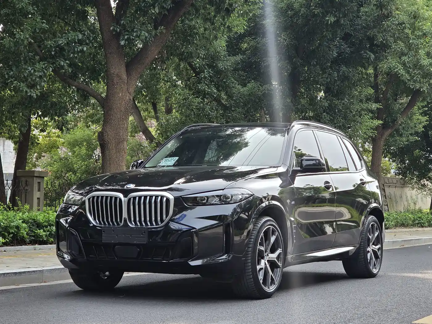 宝马X5 2025款 xDrive 30Li 尊享型M运动曜夜套装 2025