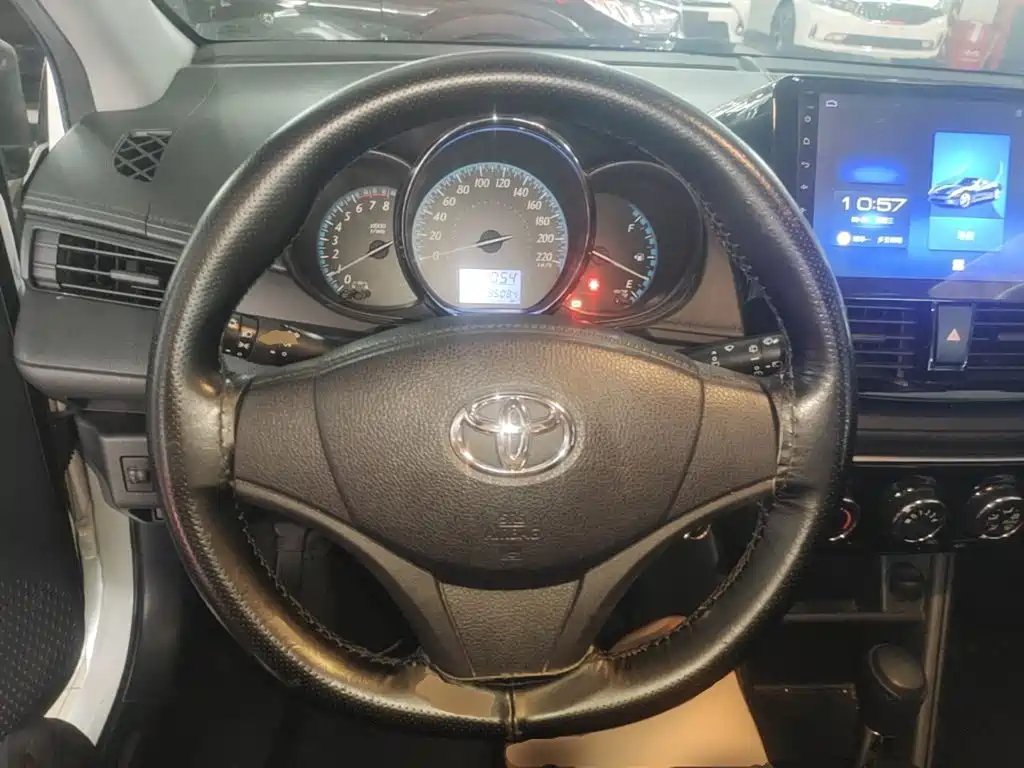 Toyota Yaris L — миниатюра 11