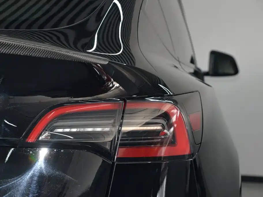 Tesla Model Y — миниатюра 22