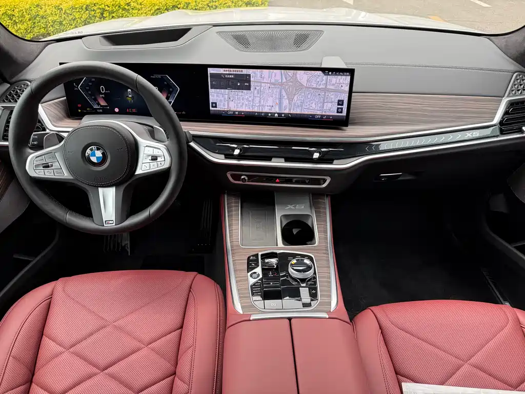 BMW X5 2025 xDrive 40Li Premium M Sport