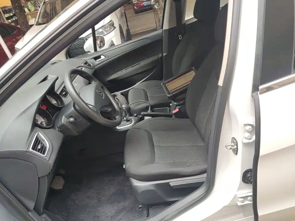 Peugeot 308 — миниатюра 15