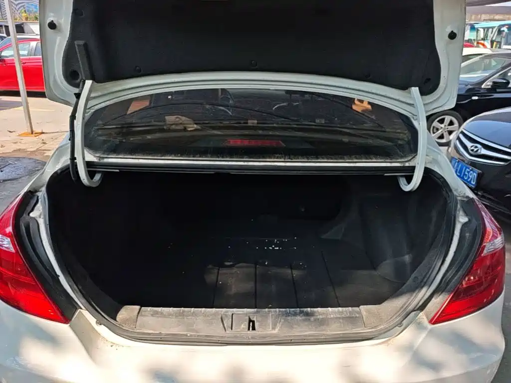 Geely Emgrand — миниатюра 19