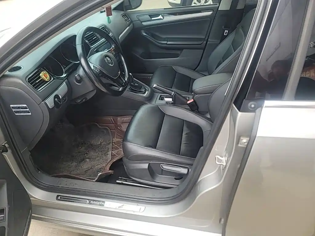 Volkswagen Sagitar — миниатюра 15