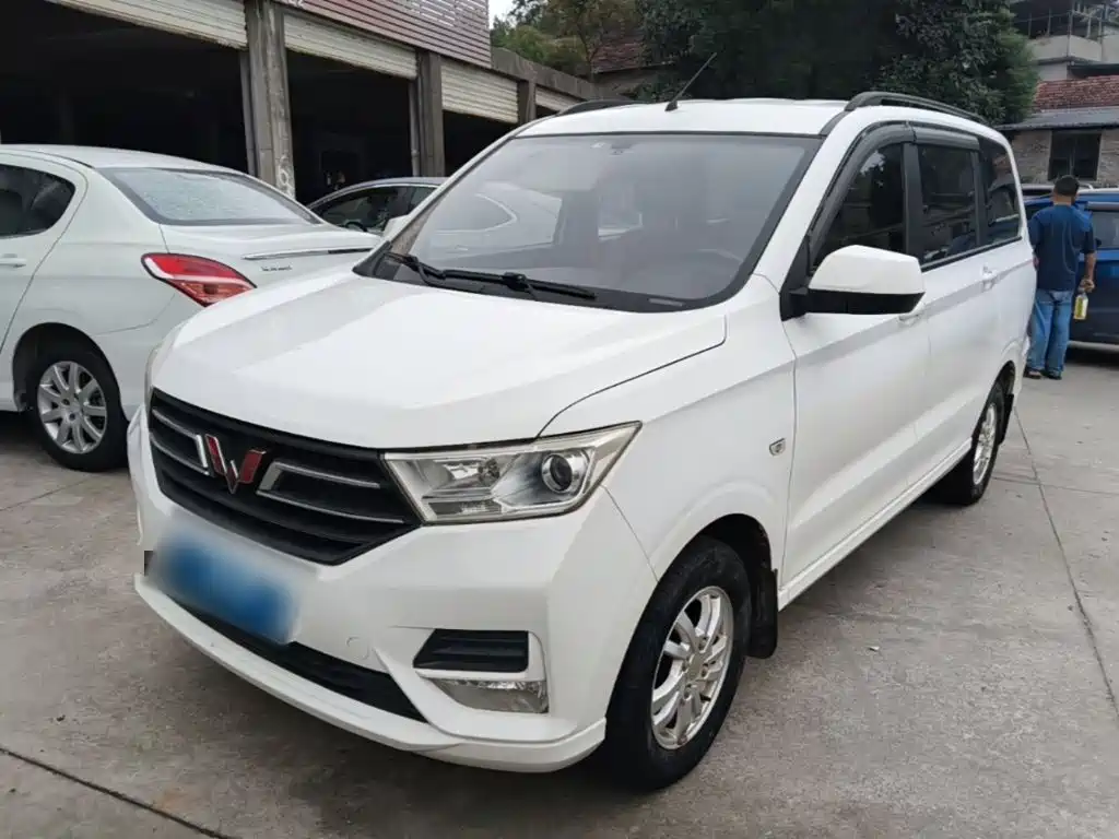 Wuling Hongguang — миниатюра 2