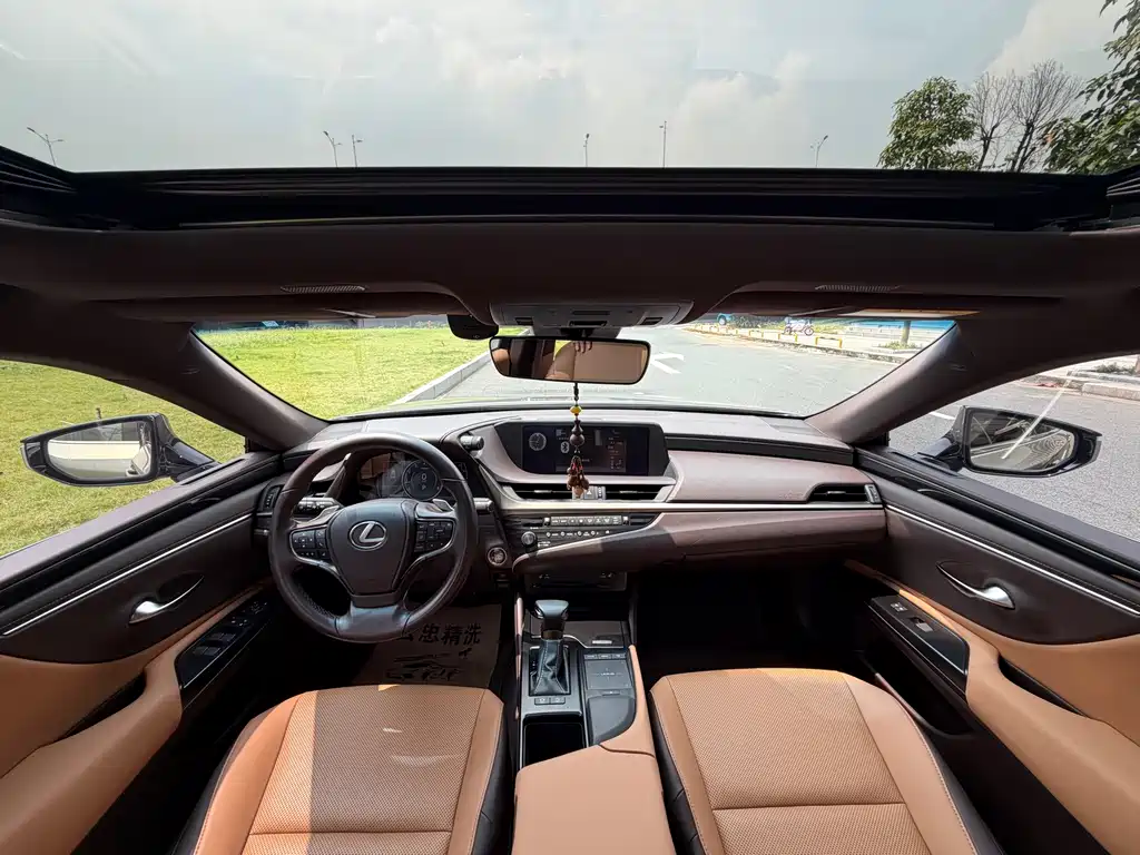 Lexus ES — миниатюра 7
