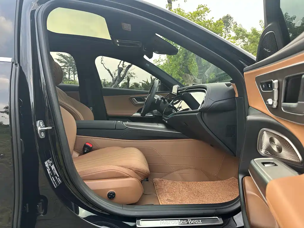Mercedes-Benz E-Class — миниатюра 14
