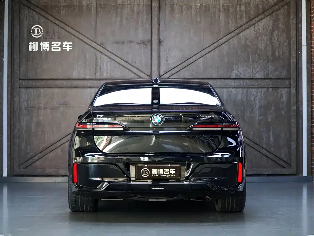 BMW i7 — миниатюра 22
