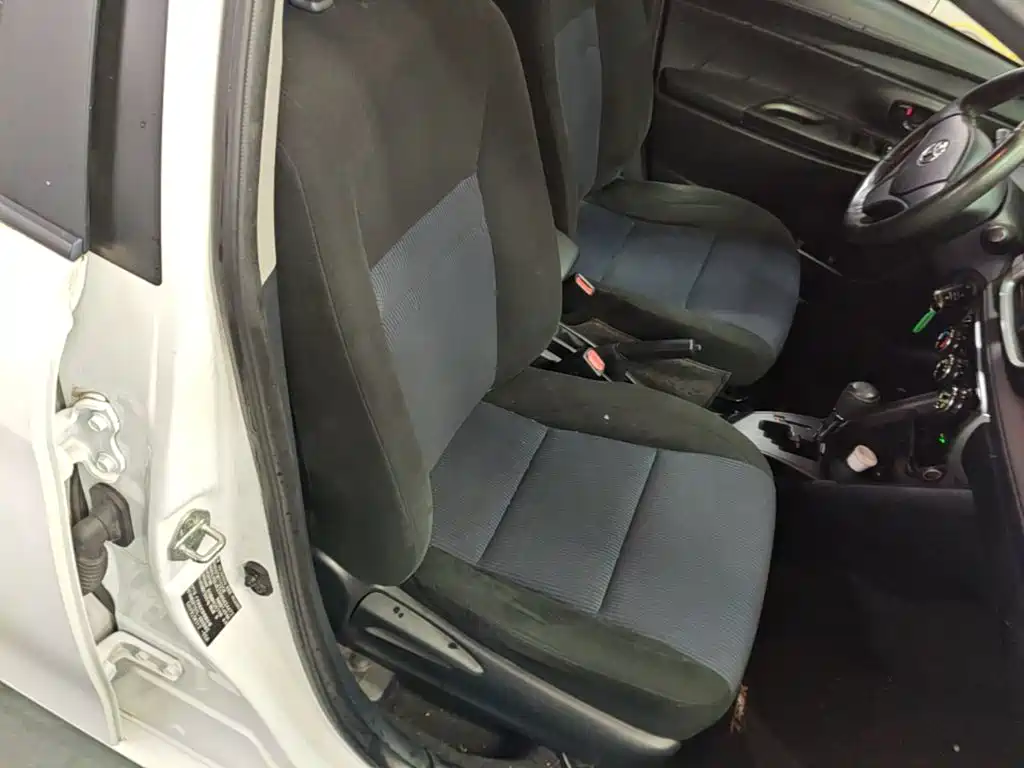 Toyota Yaris L — миниатюра 25