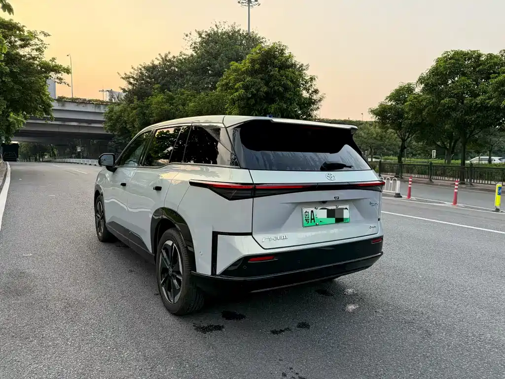 Toyota bZ3X — миниатюра 4