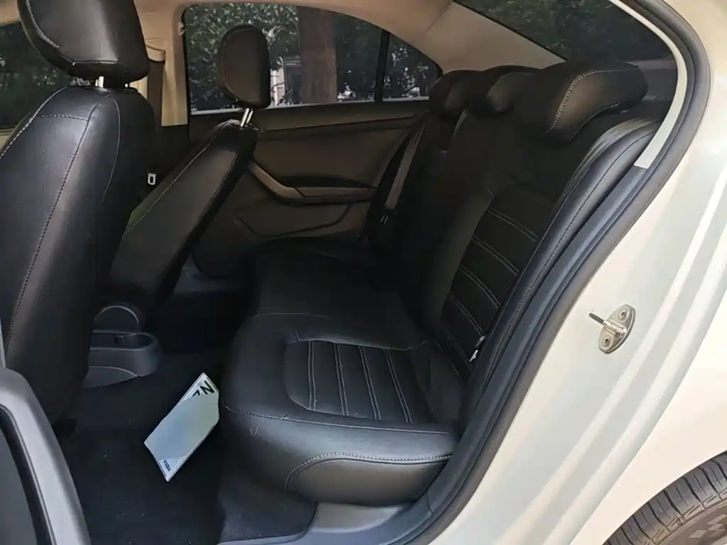Volkswagen Santana — миниатюра 17