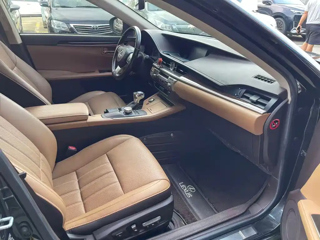 Lexus ES — миниатюра 6