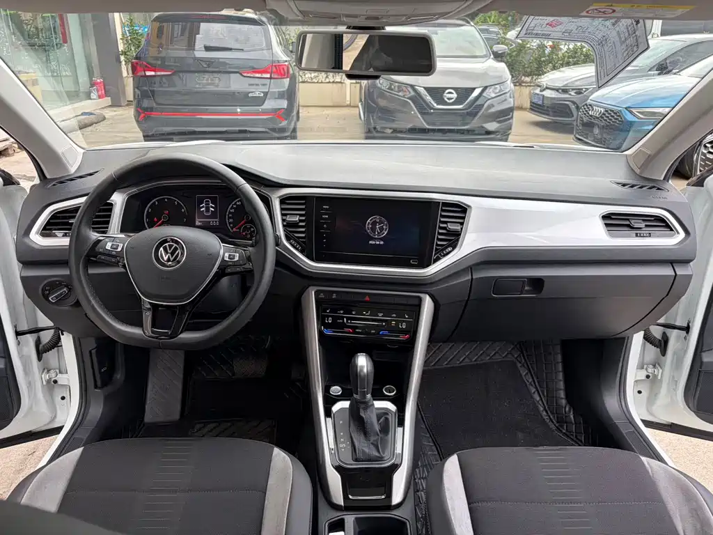 Volkswagen T-Roc — миниатюра 11