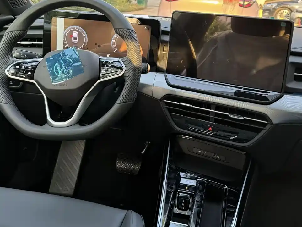 Volkswagen Lamando 2026 L 300TSI