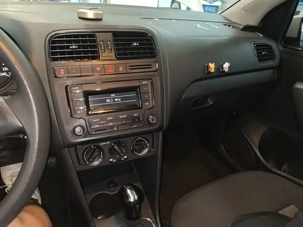 Volkswagen Polo — миниатюра 13