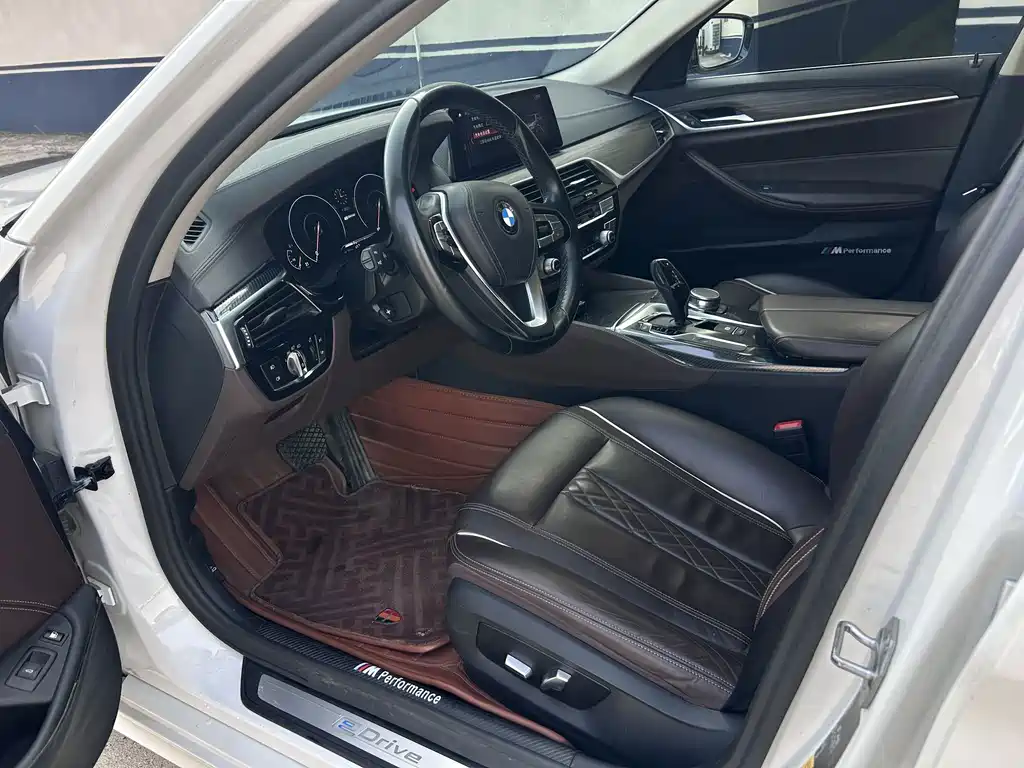 BMW 5 Series New Energy — миниатюра 7