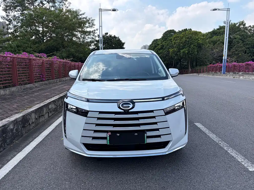 GAC Motor Trumpchi E8 PHEV — миниатюра 2
