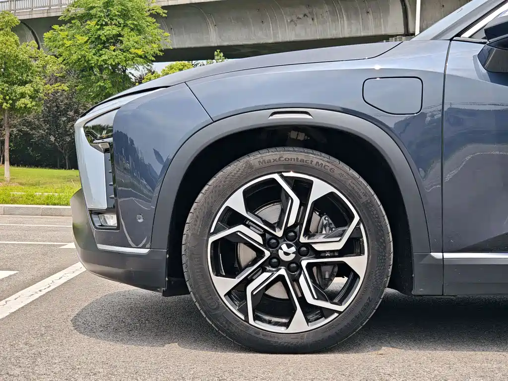 NIO ES8 2022 75kWh мест