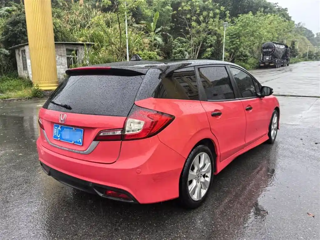 Honda Jade 2014 1.8L AT Comfort Elite 5 мест