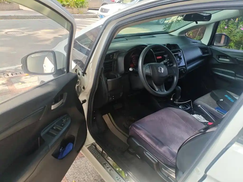 Honda Fit — миниатюра 12