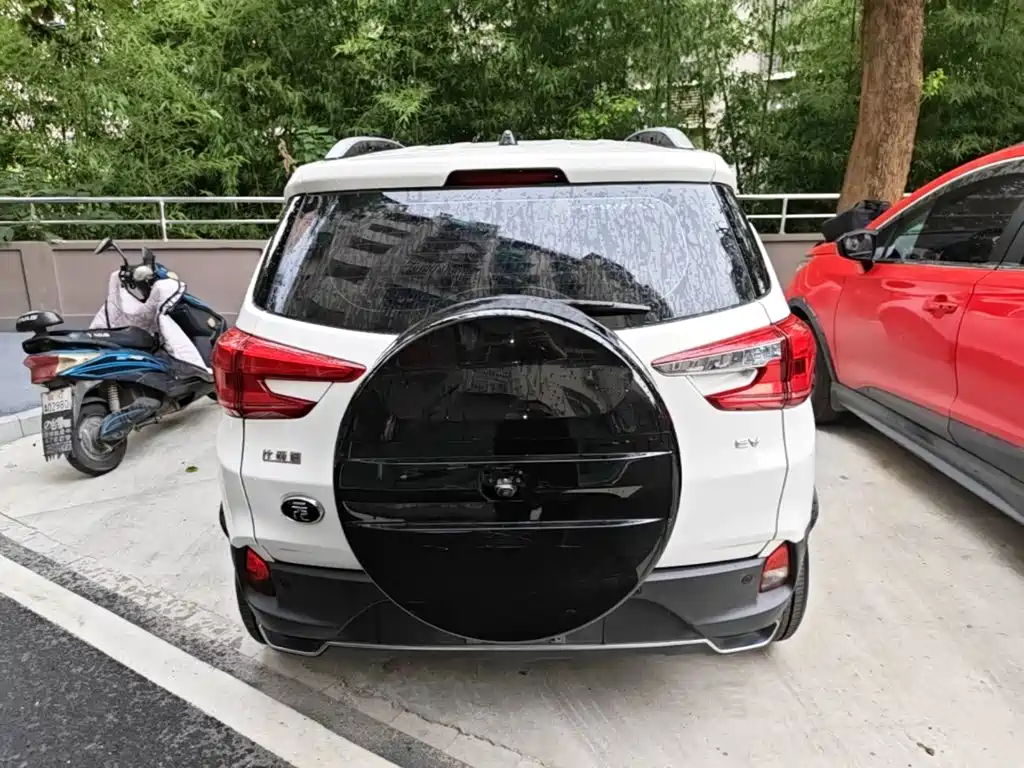 BYD Yuan EV — миниатюра 6