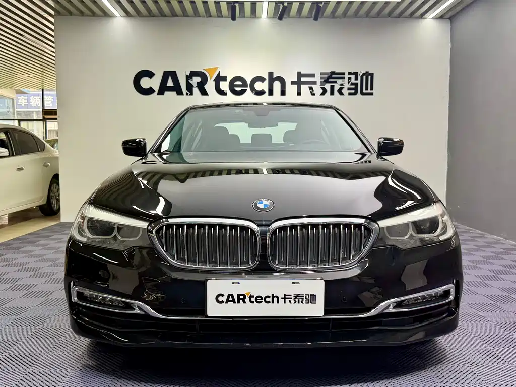 BMW 5 Series — миниатюра 2
