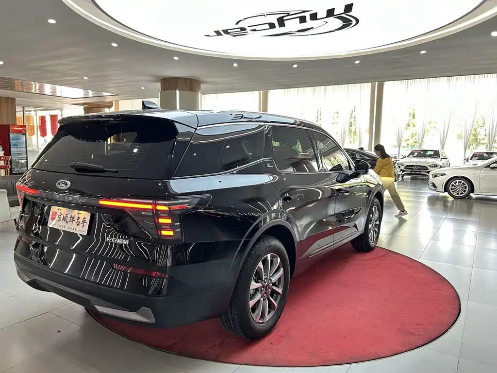 Ford Edge — миниатюра 5